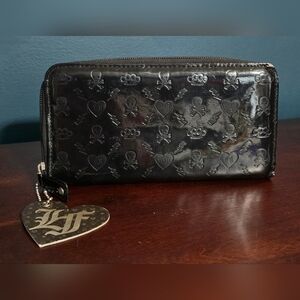 Loungefly ❤️ Logo Skull and Crossbones Wallet